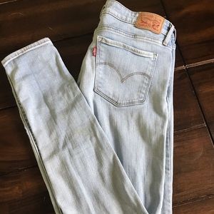 29w x 34l Levi’s 711
